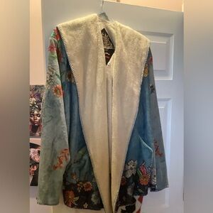 Johnny Was Biya Blue Floral Hooded Sherpa Jacket, Size XXL.